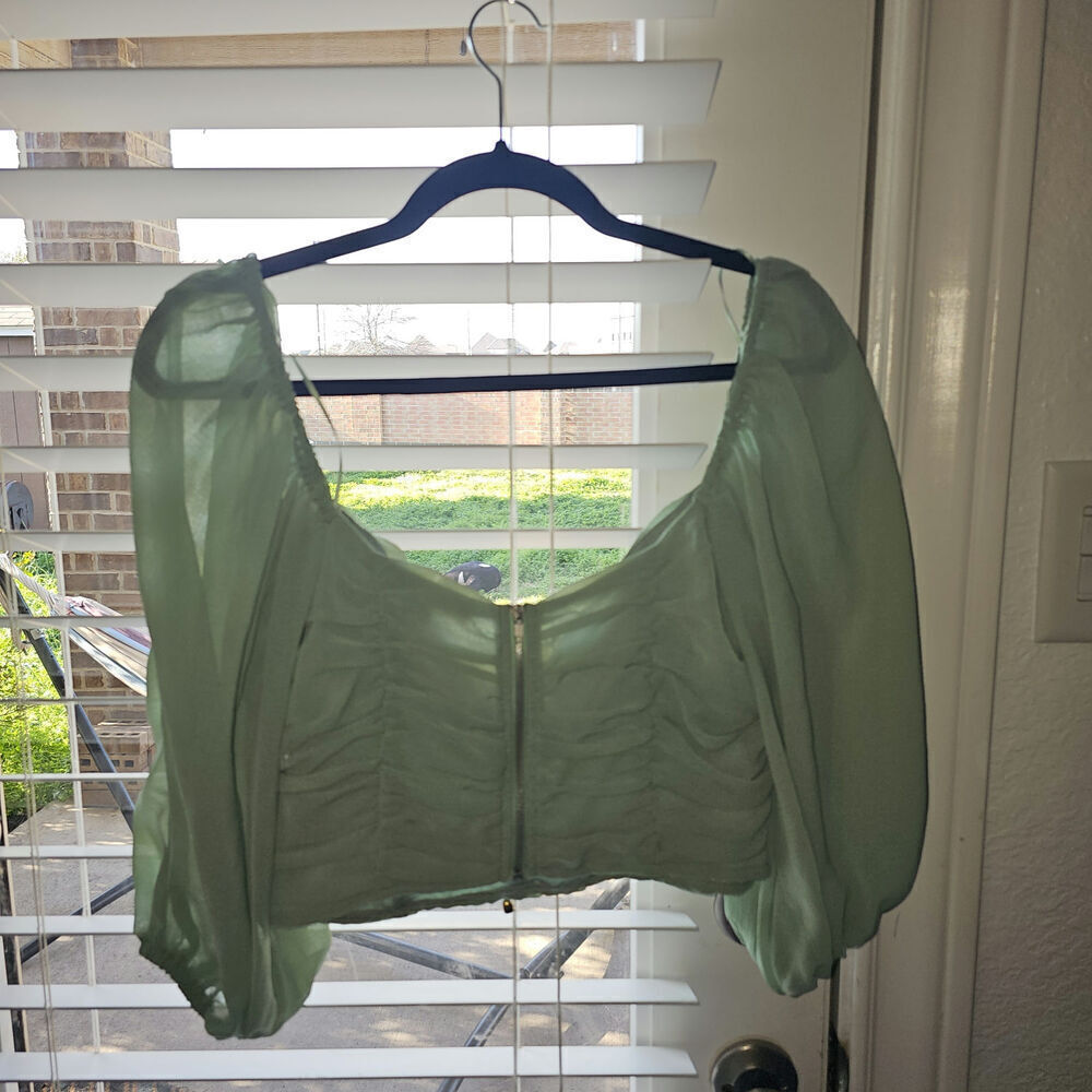 Trend Arrest Solid Green Ruching Dress - Never Worn! - Picture 3 of 3